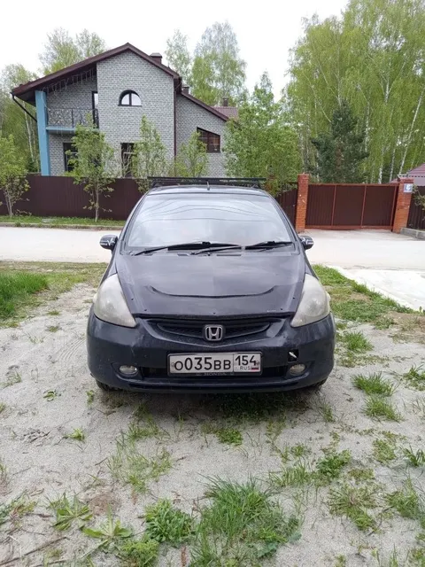 Автомобиль марки HONDA модель fit, 2002 г.в., номер кузова: GD21010162.