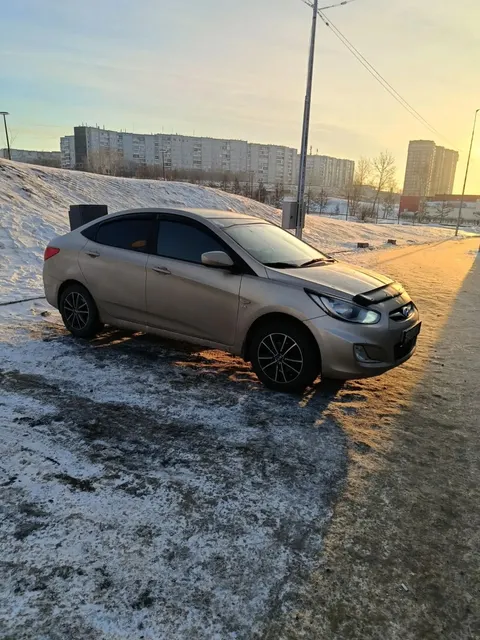 Автомобиль марки HYUNDAI модель Solaris 2012 г.в. VIN-номер Z94CU41DACR157129
