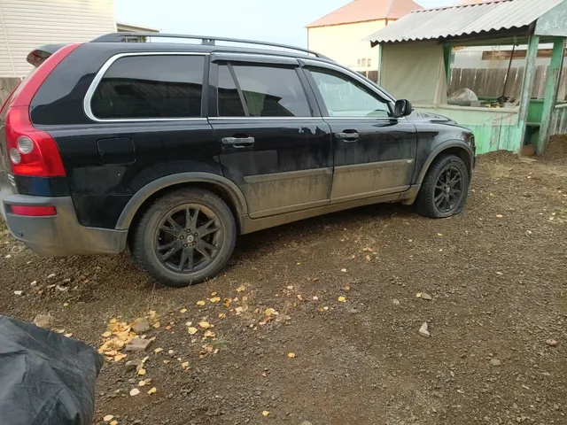 Автомобиль марки VOLVO модель XC90 2003 г.в. VIN-номер YV1CM91H331020892
