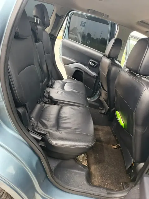 Автомобиль марки MITSUBISHI модель Outlander 2007 г.в. VIN-номер JMBXLCW6W7Z000263. Залог ПАО СОВКОМБАНК