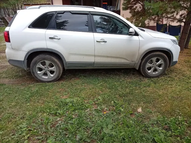 Автомобиль марки KIA модель SORENTO 2013 г.в. VIN-номер XWEKU811CD0002361