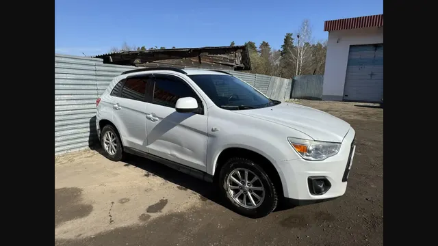 Автомобиль марки MITSUBISHI модель ASX 2013 г.в. VIN-номер JMBXTGA3WDE709345 (Залог в пользу ПАО "Совкомбанк")