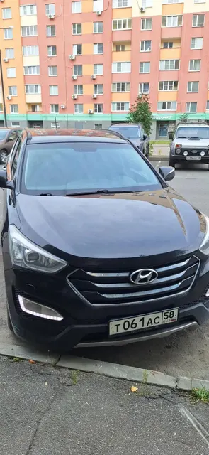 Автомобиль марки HYUNDAI модель Santa-Fe 2013 г.в. VIN номер KMHSU81CDDU154475.