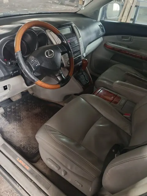 Легковой автомобиль марки Lexus модель RX330, год выуска 2004г., идентификационный номер (VIN) 2T2HA31U44C011870