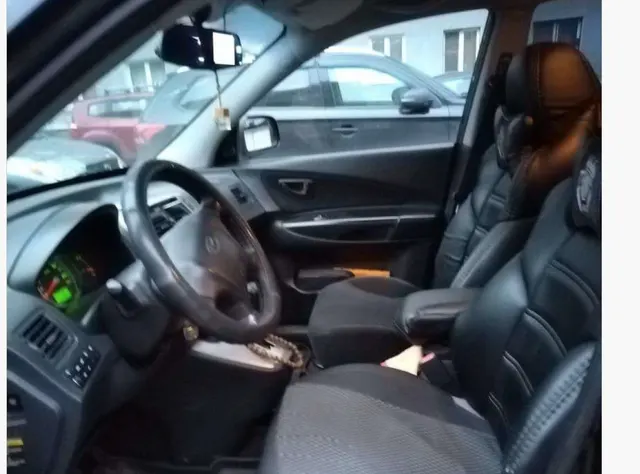 Автомобиль марки HYUNDAI модель Tucson 2008 г.в. VIN- номер KMHJN81VP9U055887
