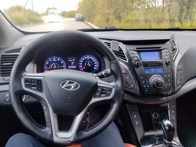 Легковой автомобиль марки HYUNDAI модель VF(I40) 2013 г.в. VIN-номер XWELC41CBD0002865.