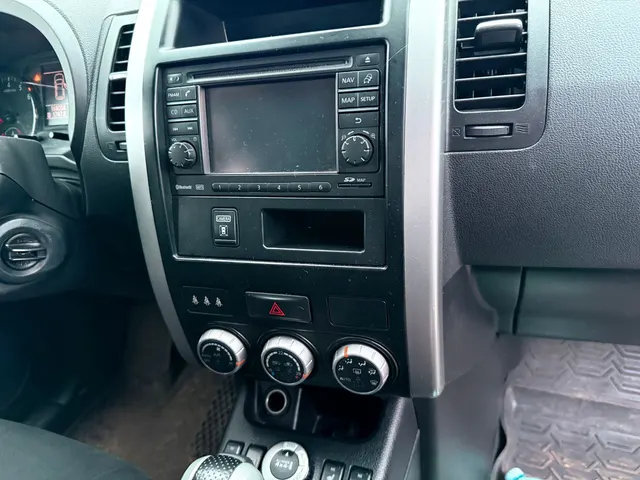 автомобиль марки Nissan модель X-Trail 2014 г.в., VIN-номер Z8NTBNT31DS139917. Автомобиль находится в залоге у ПАО «СОВКОМБАНК».