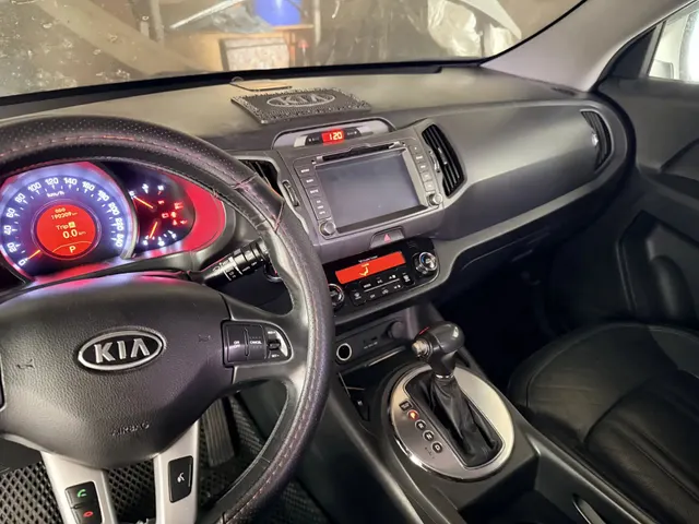 Автомобиль марки KIA модель Sportage 2012 г.в. VIN-номер KNAPE816BCK259687