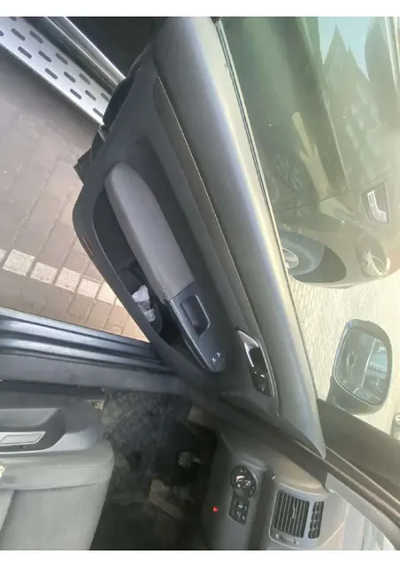 Автомобиль марки VOLKSWAGEN модель Touran 2007 г.в. VIN-номер WVGZZZ1TZ7W043802