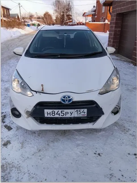 автомобиль марки: TOYOTA, модель: AQUA HYBRID, год выпуска: 2015 г., кузов №: NHP106426748