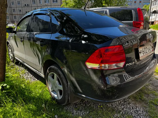 Автомобиль марки VOLKSWAGEN, модель POLO, 2014 г.в., VIN: XW8ZZZ61ZEG046854. Является предметом залога ПАО «Совкомбанк».