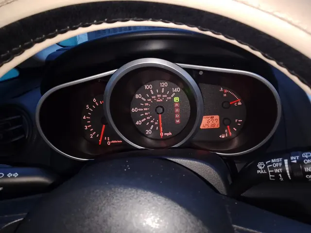 Автомобиль марки MAZDA модель CX-7 2007 г.в. VIN-номер JM3ER29LX70161574. Имущество находится в залоге у ПАО «СОВКОМБАНК».