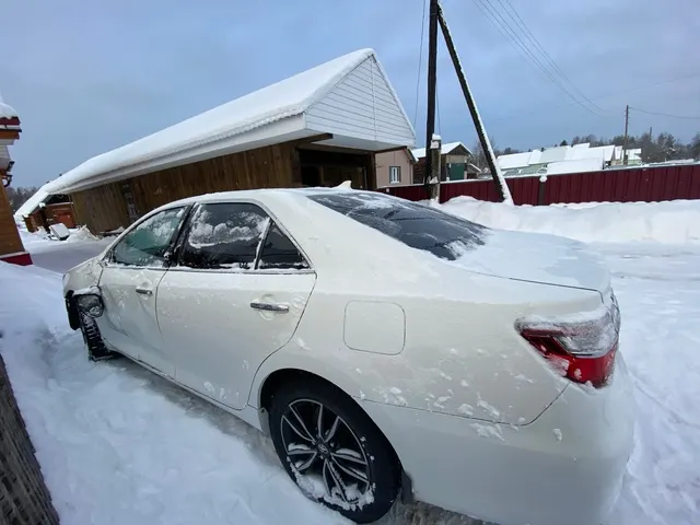 Автомобиль марки TOYOTA модель Camry 2017 VIN – номер XW7BF4FK90S160446.