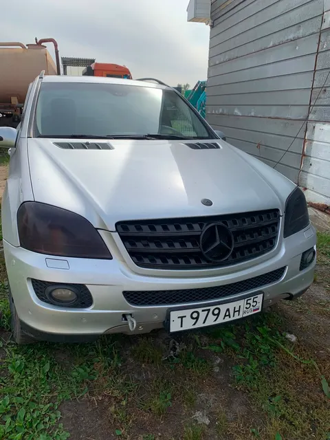 Автомобиль марки MERCEDES ML 320, VIN - WDC1641221A021455, 2005 года выпуска