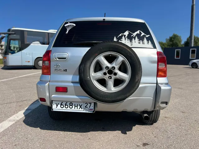 Автомобиль марки TOYOTA модель RAV 4 2003 г.в. VIN-номер JTEHH20V400234849