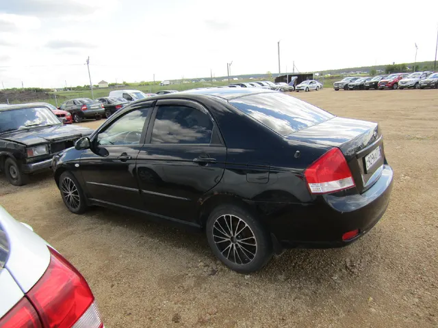 Автомобиль марки KIA , модель: CERATO, VIN: KNEFE227375446632