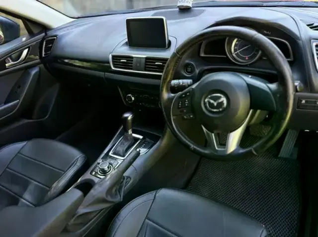 Автомобиль марки MAZDA модель AXELA 2014 г.в. номер кузова BM5FS-104617