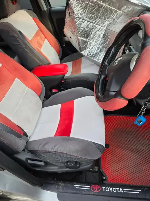 автомобиль марки TOYOTA модель Ist 2003 г.в. номер кузова NCP61-0043196