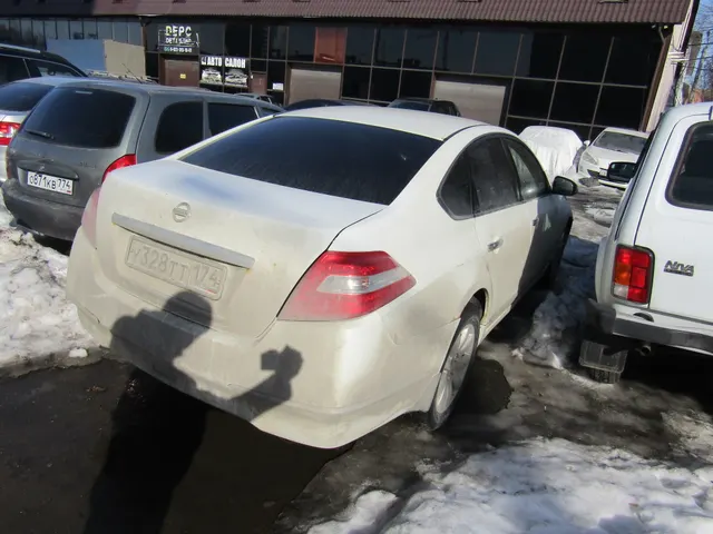 Автомобиль марки NISSAN модель TEANA 2.5 LUXURY 2008 г.в. VIN-номер JN1BBUJ32U0003770