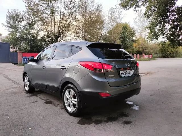 Легковой автомобиль марки: Hyundai, модели: IX35, год выпуска: 2012 г., идентификационный номер (VIN): TMAJU81BBDJ345623