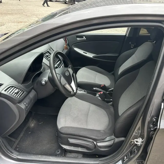 Легковой автомобиль марки: HYUNDAI, модель: Solaris, год выпуска: 2012 г., идентификационный номер (VIN): Z94CT41CBCR101749 (залогодержатель – ПАО «СОВКОМБАНК»)