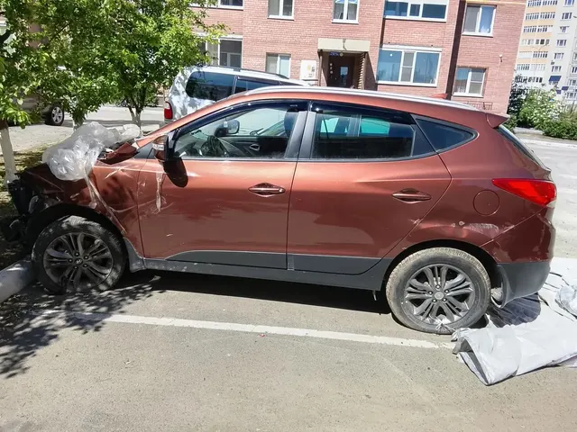 Автомобиль марки Hyundai модель ix35 2013 г.в., VIN-номер TMAJU81EDEJ481933