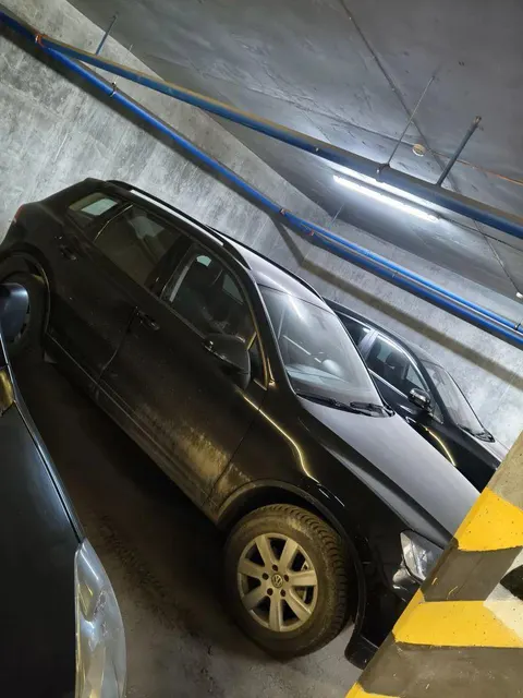 Автомобиль марки VOLKSWAGEN модель Touareg, 2015 г.в., VIN-номер XW8ZZZ7PZGG000714