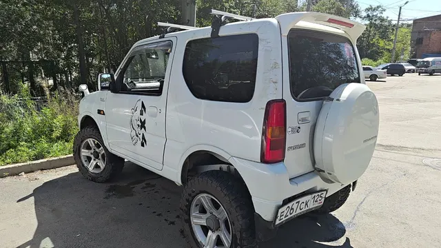 Автомобиль марки SUZUKI модель Jimny; номер шасси JB23W-538034; год выпуска: 2008