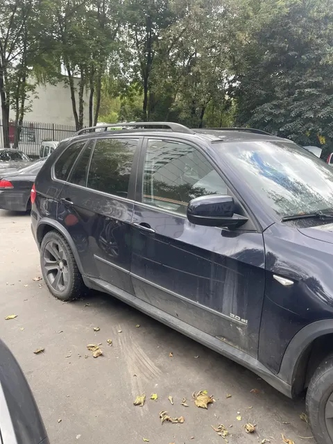 Автомобиль марки BMW модель X5 2008 г.в. VIN-номер WBAFE41030L157471