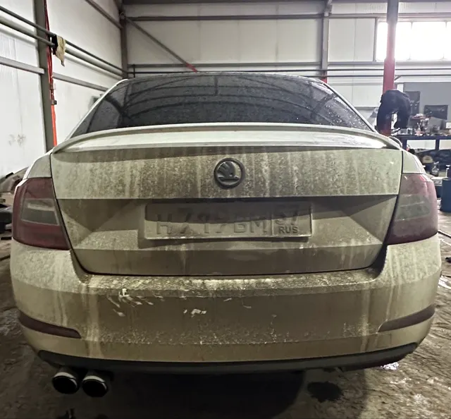 Легковой автомобиль марки: SKODA, модель: Octavia, год выпуска: 2015 г., идентификационный номер (VIN): XW8AC4NE5FH023019. В залоге у ПАО "Совкомбанк".