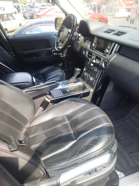 Автомобиль марки Land Rover Range Rover, 2010 г.в., Вин: SALLMAM24AA329810