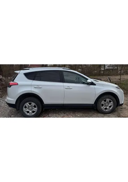 Автомобиль марки TOYOTA модель RAV 4 2018 г.в. VIN-номер XW7RDREV70S033658 Имущество является предметом залога ПАО «СОВКОМБАНК».