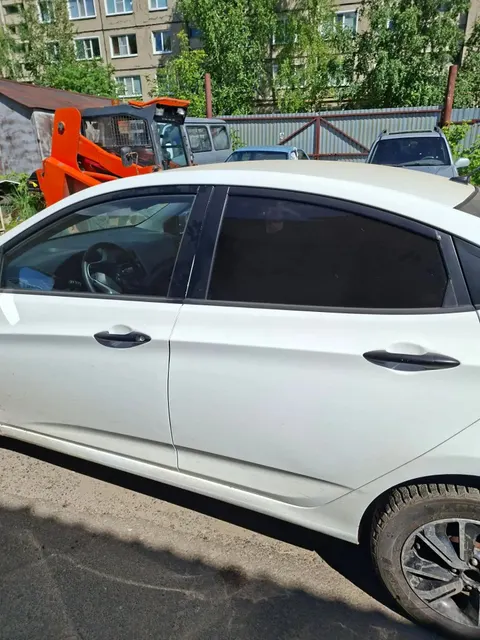 Автомобиль марки HYUNDAI модель Solaris 2013 г.в. VIN-номер Z94CT41DADR264310, находится в залоге у ПАО «Совкомбанк»