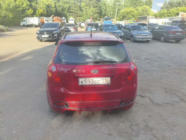 Автомобиль марки KIA модель СD (СЕЕD) 2007 г.в. VIN-номер XWEFF243280000182, является предметом залога ПАО СОВКОМБАНК