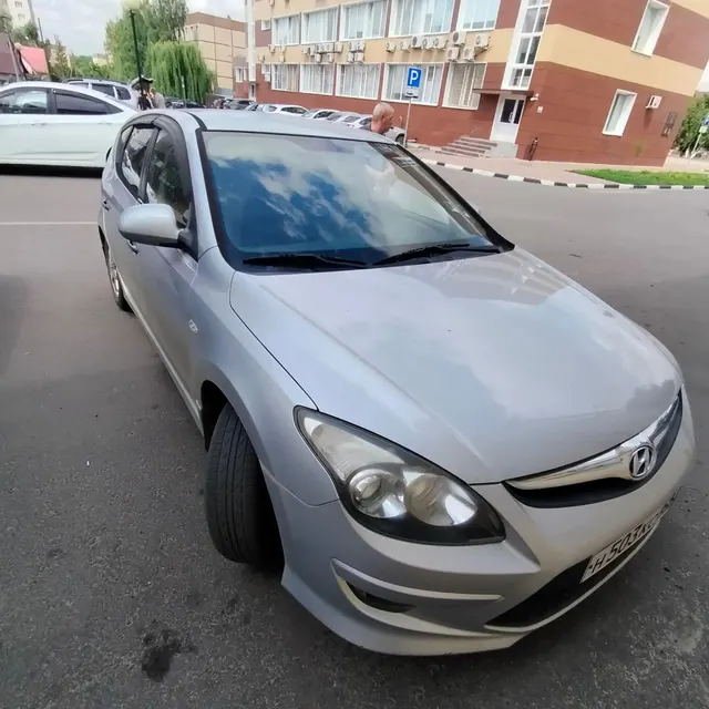 Автомобиль марки HYUNDAI модель i30 2010 г.в. VIN-номер TMADB51DBBJ142573