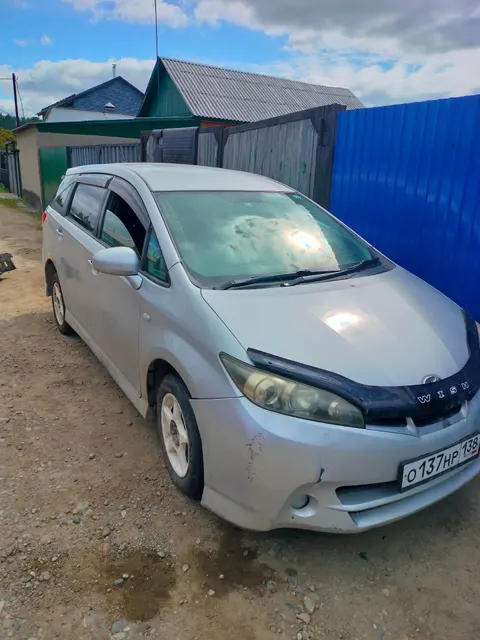 Легковой автомобиль марки: TOYOTA модель: WISH, год выпуска: 2010 г., кузов №: ZGE25-0008526, находится в залоге у ПАО «Совкомбанк».