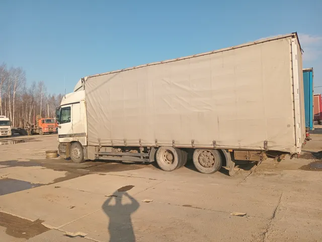Автомобиль марки MERCEDES модель Actros 2003 г.в. VIN-номер WDB9502141K803861