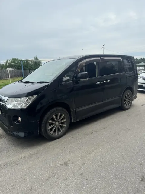 Легковой автомобиль, марки MITSUBISHI модель DELICA D5 2009 г.в. номер кузова CV5W0300521