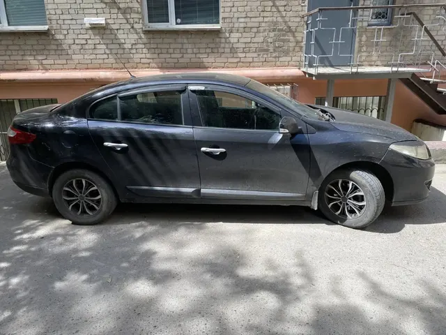 Автомобиль марки RENAULT модель Fluence 2012 г.в. VIN-номер VF1LZBR0546872010