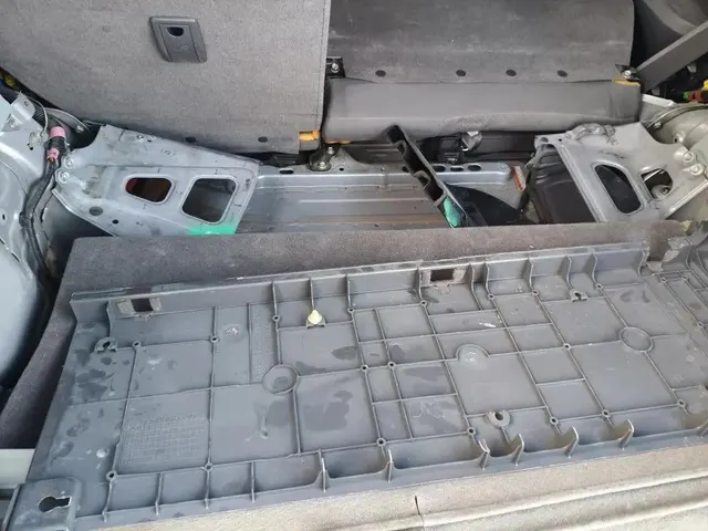 Легковой автомобиль марки: TOYOTA, модель: Prius, год выпуска: 2005 г., кузов №: NHW207031018