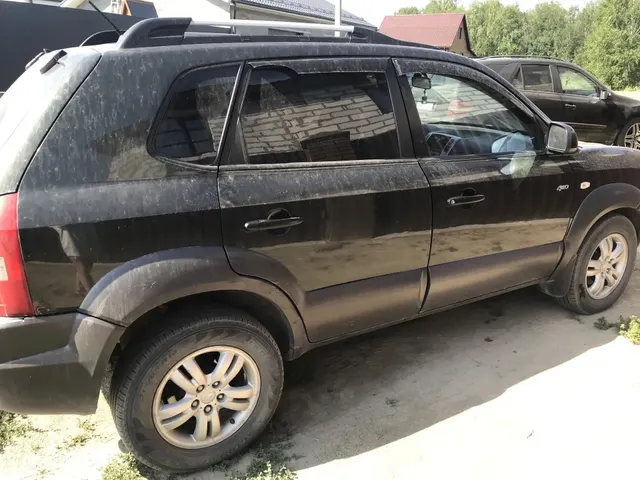 Автомобиль марки HYUNDAI модель Tucson 2007 г.в. VIN-номер KMHJN81DP8U778661