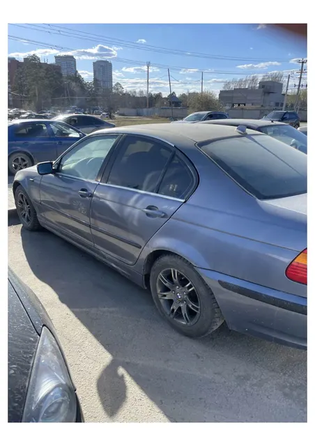 Автомобиль марки BMW модель 320IА 2003 г.в. VIN-номер X4XEV18453EE30916, находится в залоге ПАО "Совкомбанк"
