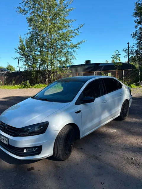 Автомобиль марки VOLKSWAGEN модель POLO 2019 г.в. VIN-номер XW8ZZZ61ZLG007271 в залоге у ПАО "Совкомбанк"