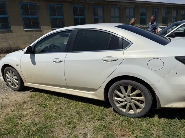 Автомобиль марки MAZDA модель 6, 2011 г.в. VIN номер JMZGH128211482051. Имущество обременено залогом ПАО «Совкомбанк».