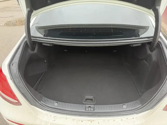 Автомобиль марки MERCEDES-BENZ модель E200 4MATIC 2016 г.в. VIN-номер WDD2130431A101039