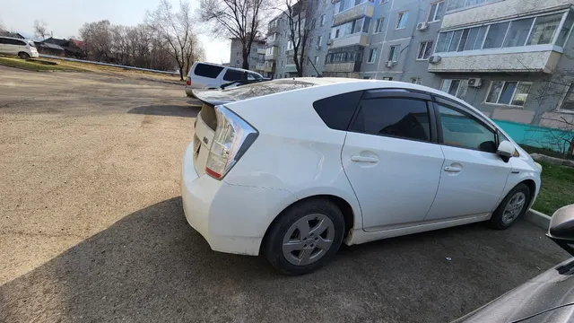 Автомобиль марки TOYOTA модель Prius 2010 г.в. номер кузова ZVW301328844