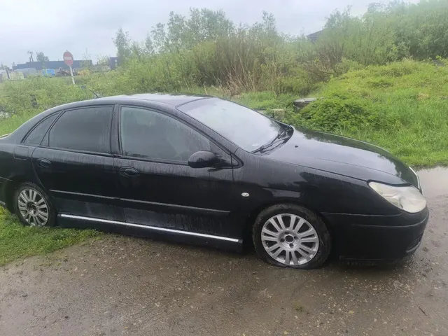 Автомобиль марки CITROEN модель C5 2006 г.в. VIN-номер VF7RCRFJF76743358