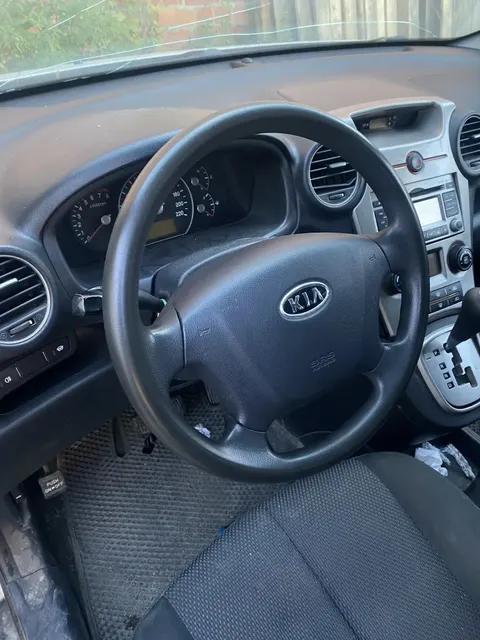 Легковой автомобиль марки: KIA,модель: KIA FG (Carens/UN), год выпуска: 2009г., идентификационный номер (VIN): XWEFG521390000030, находится в залоге ПАО "Совкомбанк"