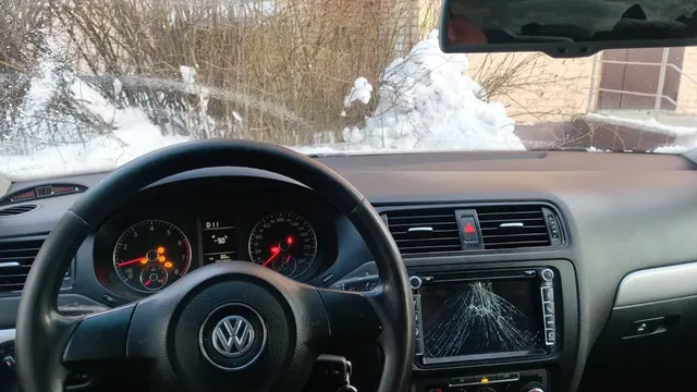 Автомобиль марки VOLKSWAGEN модель Jetta 2011 г.в. VIN-номер WVWZZZ16ZCM043142