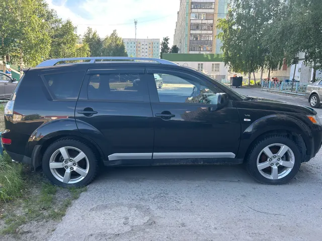 Автомобиль марки MITSUBISHI модель Outlander 2007 г.в. VINномер JMBXLCW6W7Z002245